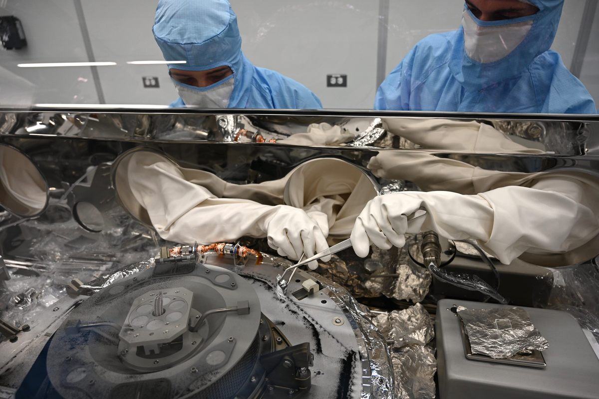 The Celestial Material Processor collects asteroid particles from the bottom of the OSIRIS-REx tank. 