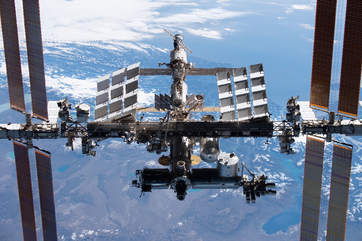 NASA report examines options for future orbiting national laboratories after International Space Station
