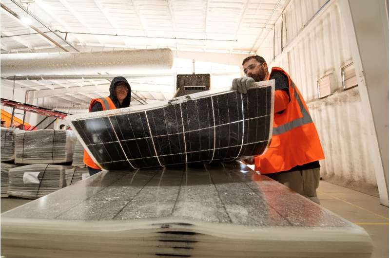 "Urban mining" provides green solutions for old solar panels