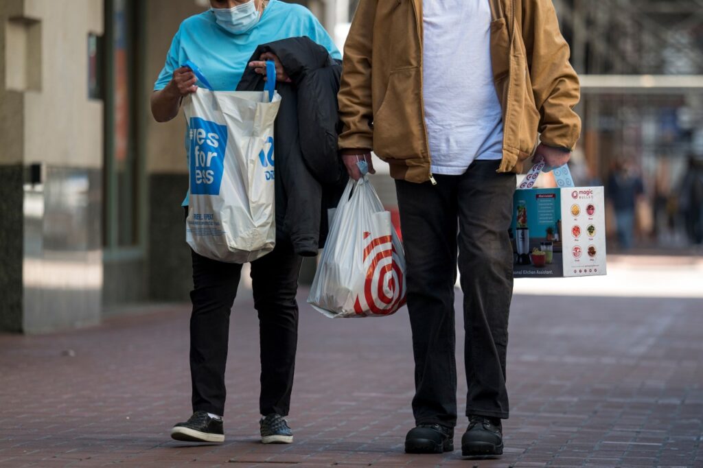 California bill to eliminate plastic "reusable" shopping bags moves forward