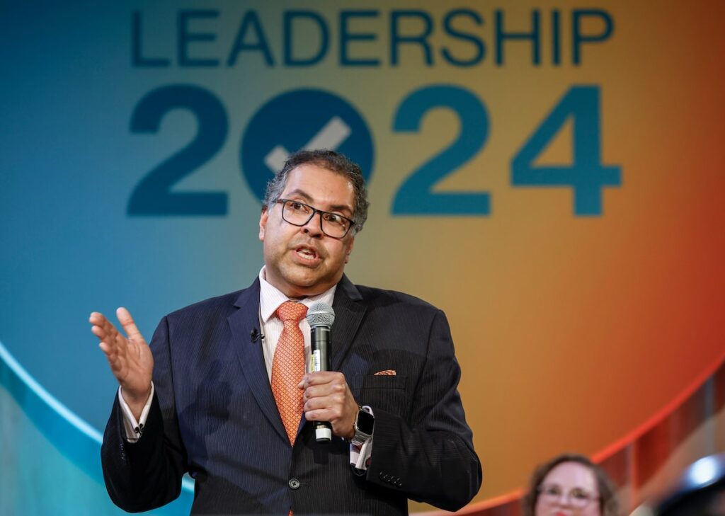 Alberta NDP debate marked by agreement, until it comes to Nenshi's record