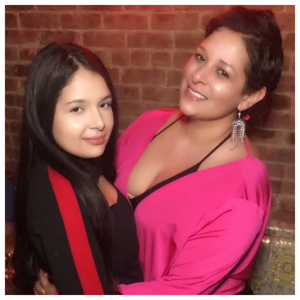 This Mother's Day - A New Jersey mother and daughter are having fun | News Wisdom