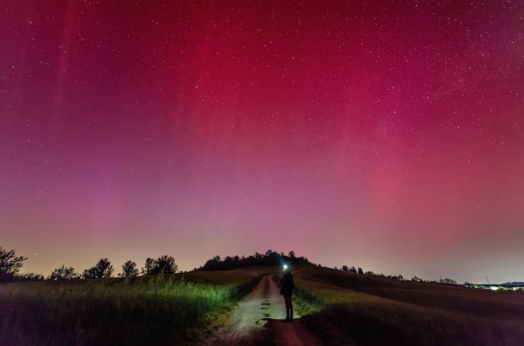 What causes auroras to appear in different colors?Experts explain electric rainbow